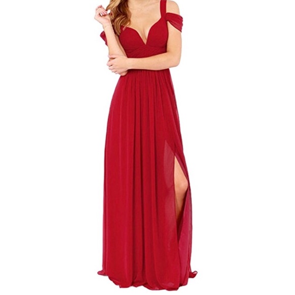 Red evening gown - Picture 1 of 3